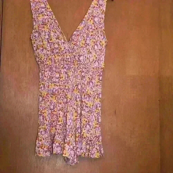 Rewind Floral Front Wrap Romper Medium - Picture 2 of 8